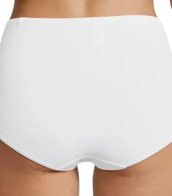 Nina from C. 6 pack Slipboutique - taille pants white