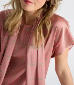 Marie Méro Bloes in camel en roze met geometrische print met ronde hals en korte mouwen coral Outlet