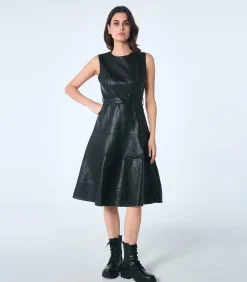 Smart & Joy Fit-and-flare mouwloze pu-jurk black Hot