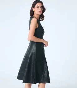 Smart & Joy Fit-and-flare mouwloze pu-jurk black Hot