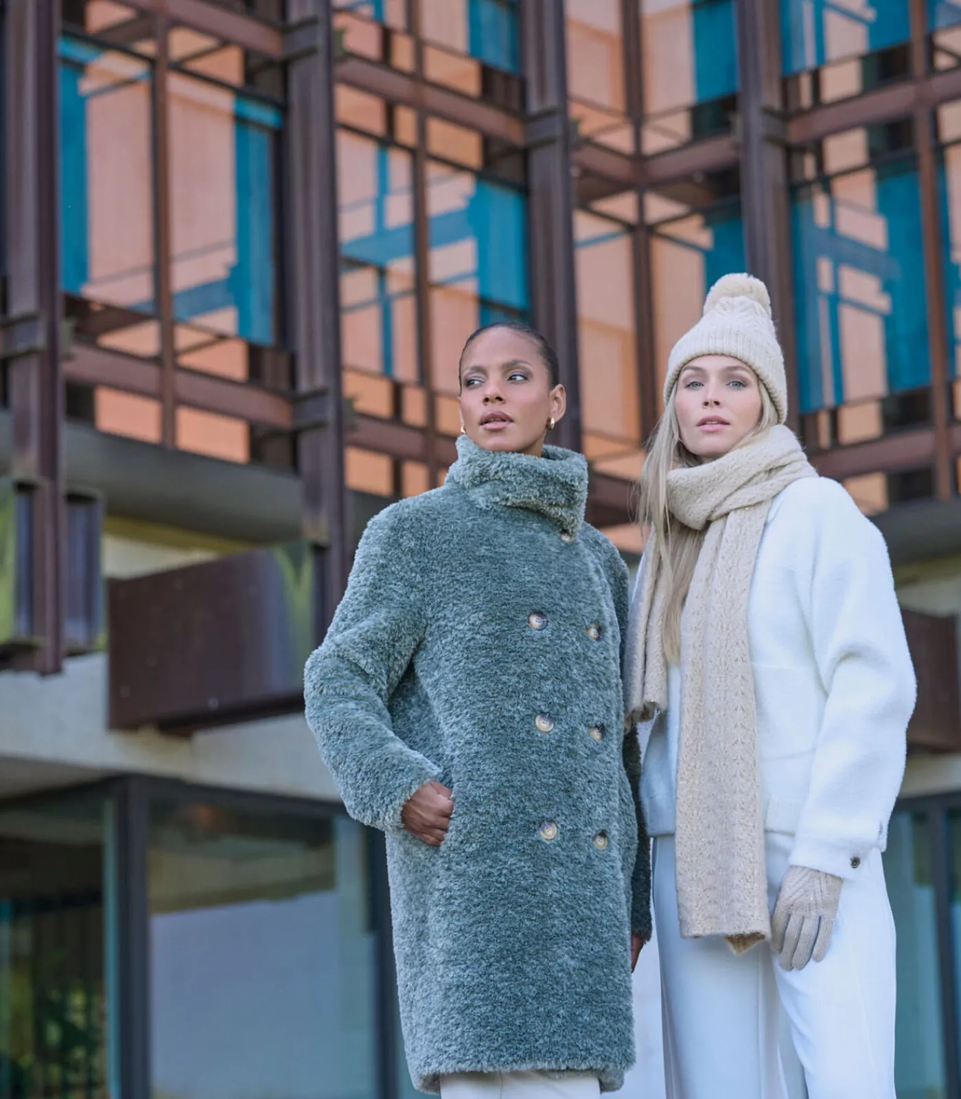 Rino&Pelle Gebreide muts met pompon Licht OS beige Discount