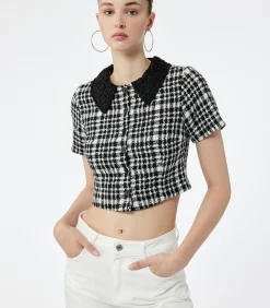 Koton Geruit Crop Blouse Korte Mouwen met Bebe Kraag black Hot