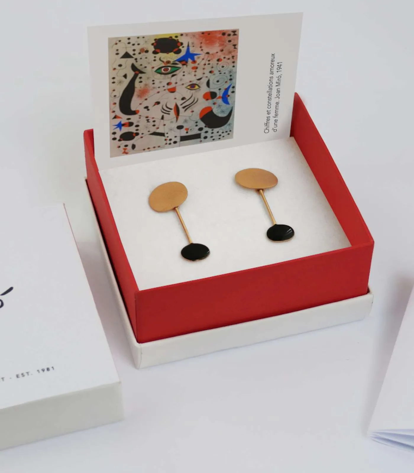 Joidart Gouden en zwarte oorbellen Miró Jewelry gold New