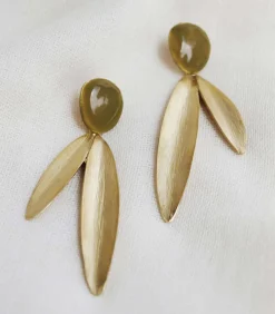 Joidart Gouden oorbellen Olivia met twee bladeren gold/Pearl Best