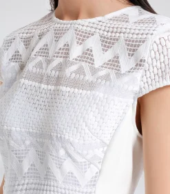 Smart & Joy Halflange getailleerde jurk van kant en mesh white