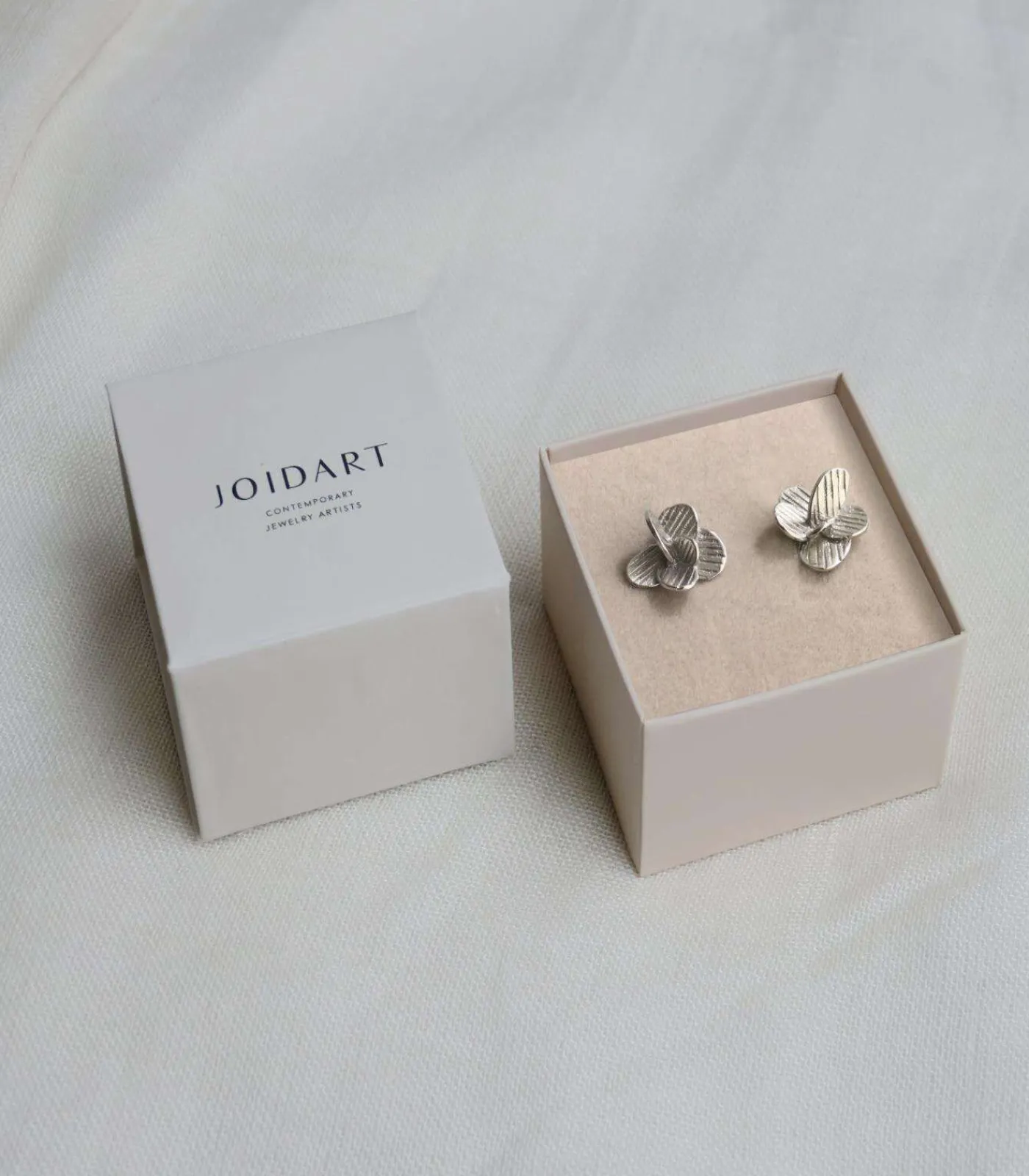 Joidart Kleine zilveren oorbellen Pampalonia silver New