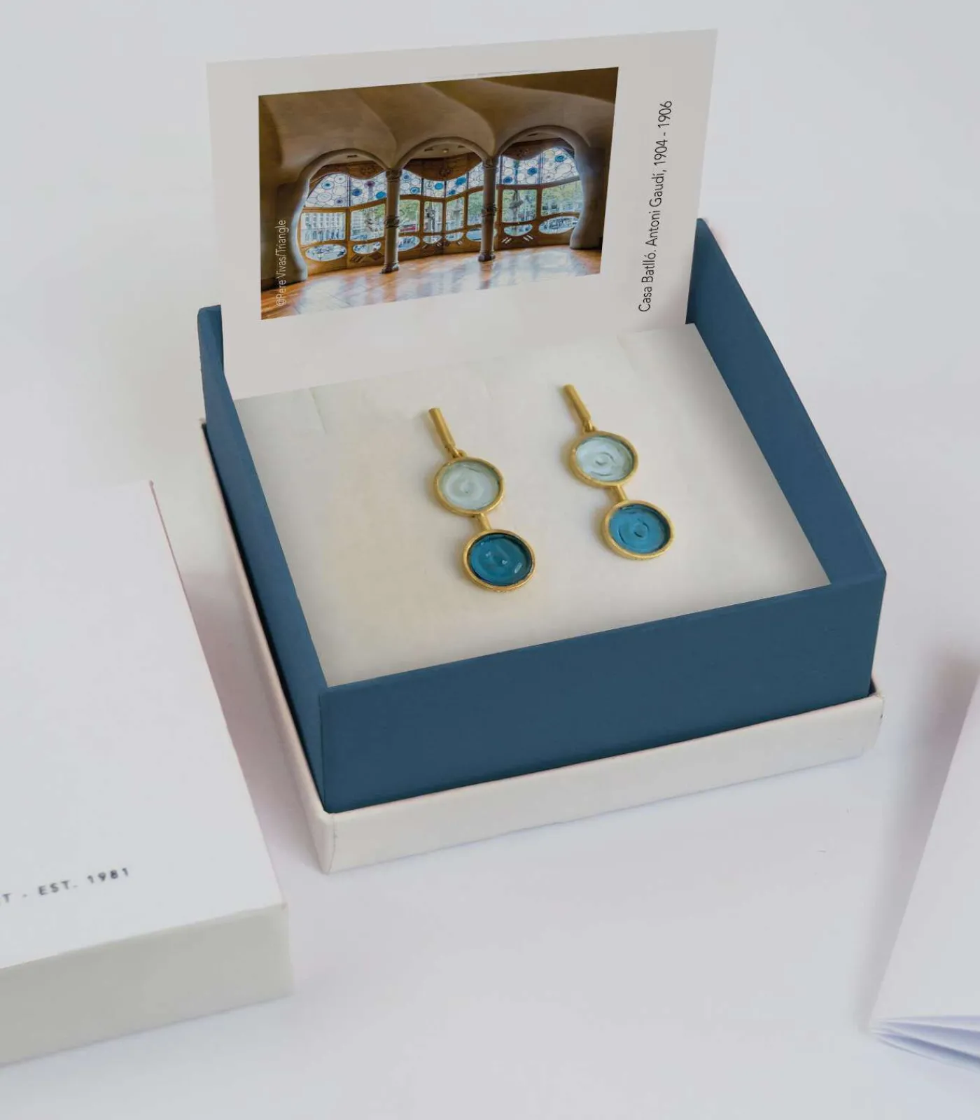 Joidart Lange gouden oorbellen Gaudí Jewelry blauw gold Best