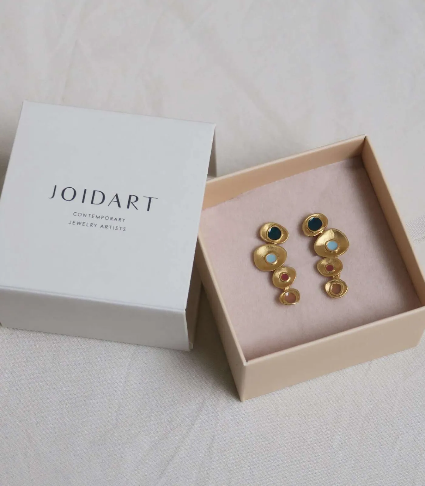 Joidart Middelgrote gouden oorbellen Favorita Colors gold Clearance