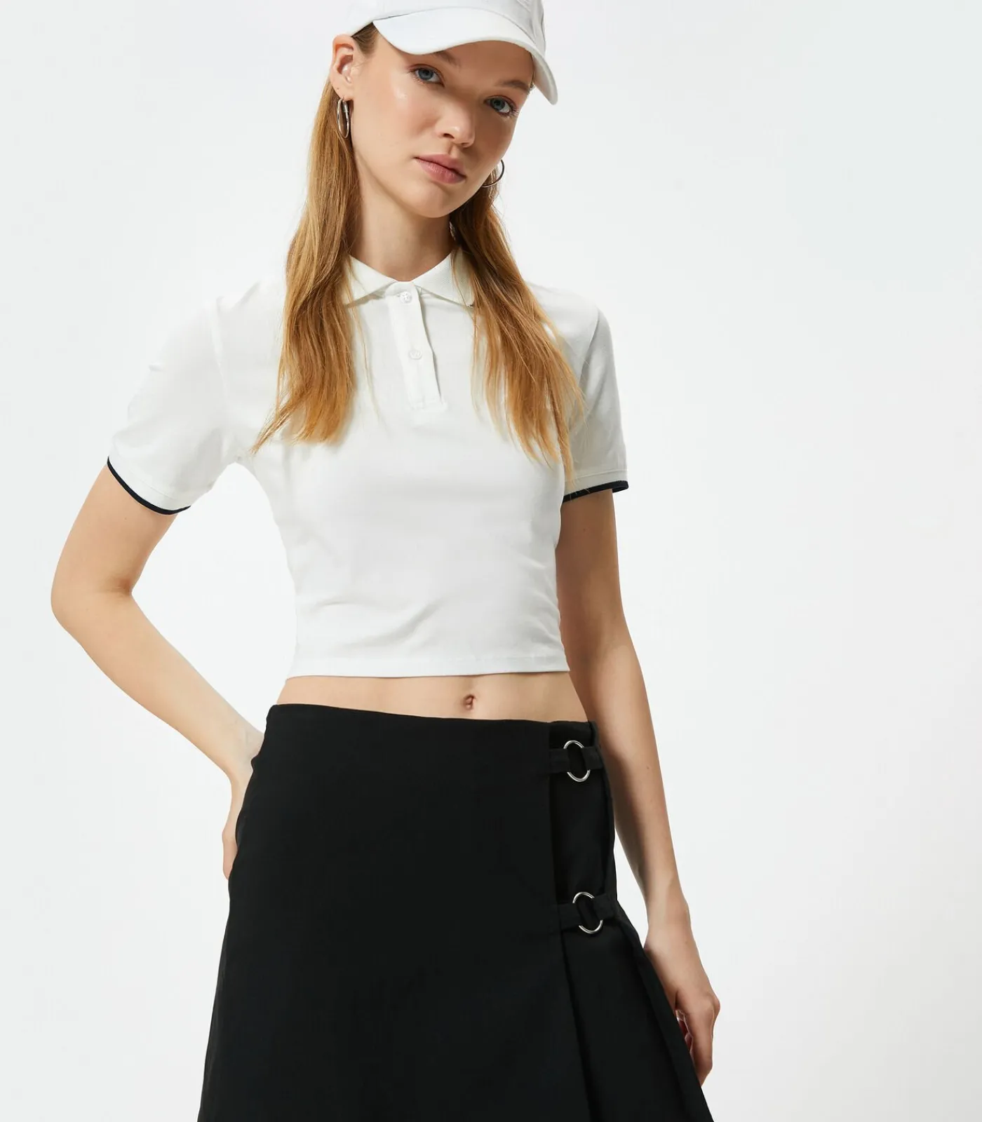 Koton Mini-lengte Normale taille Broekenrots black Online