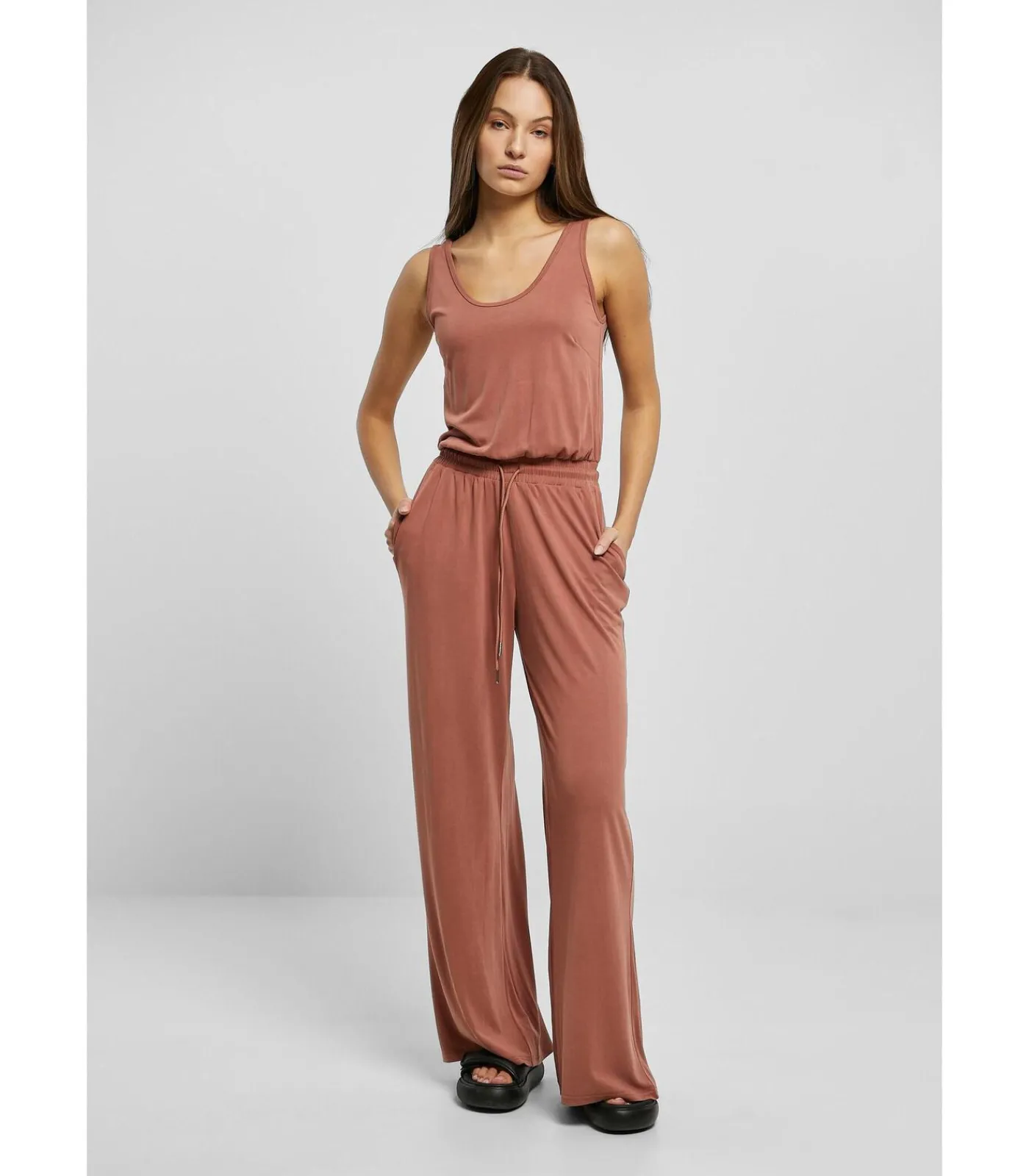 Urban Classics Mouwloze jumpsuit modal grote maten vrouwen red New
