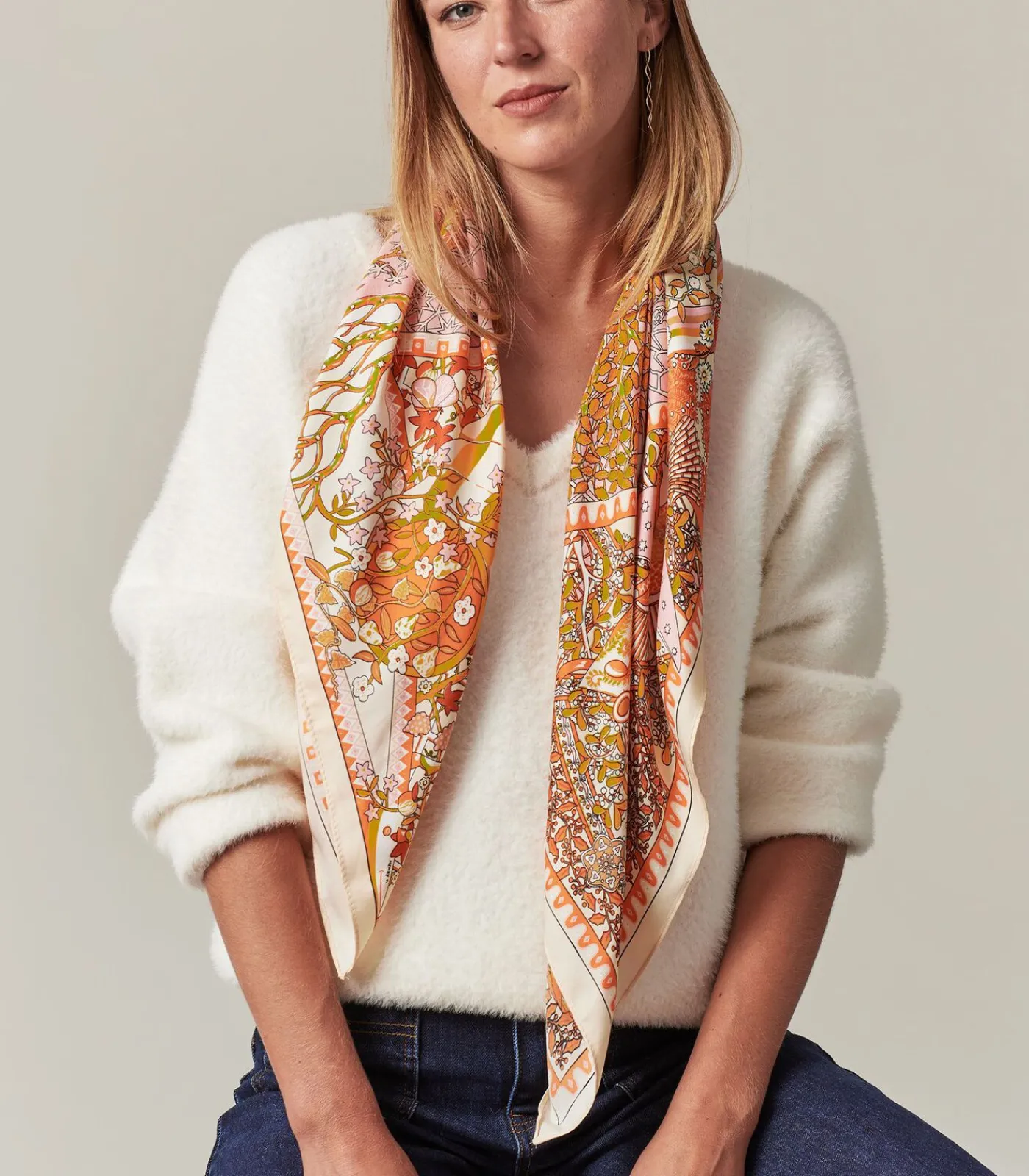 Deeluxe OANA - Felgekleurde sjaal met bloemenprint orange Hot