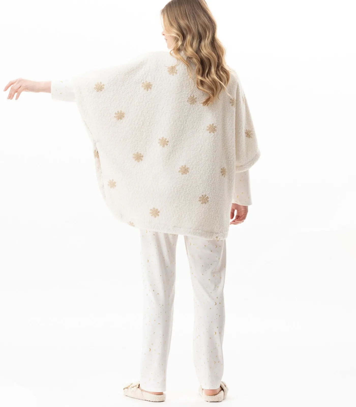 LE CHAT Poncho met knopen en motief ESSENTIEL 178 offWhite Clearance