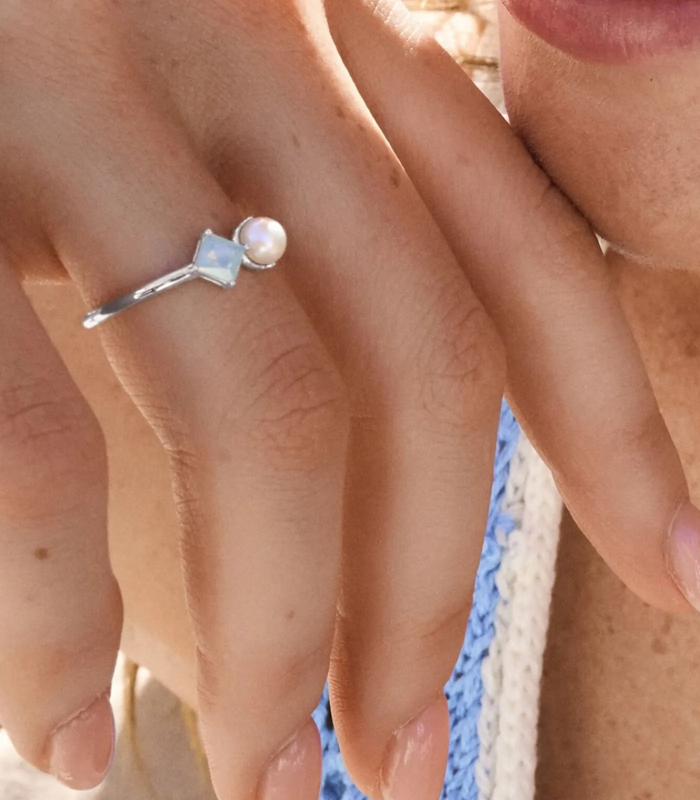 NOELANI Ring voor dames, 925 sterling zilver, synthetische edelsteen, gekweekte zoetwaterparel silver New