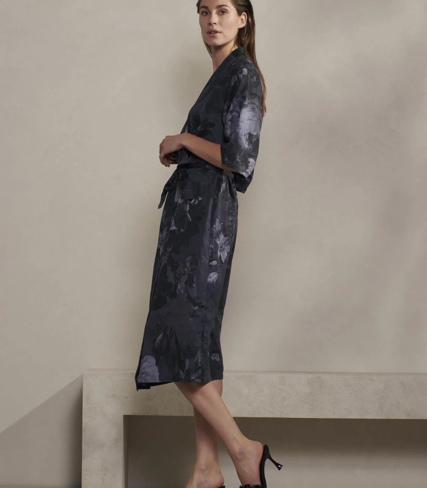 ESSENZA SARAI FLORA - Kimono darkBlue New