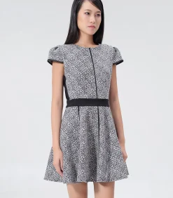Smart & Joy Skaterjurk met geometrische print en jersey bies gray Best