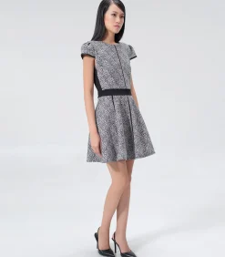 Smart & Joy Skaterjurk met geometrische print en jersey bies gray Best