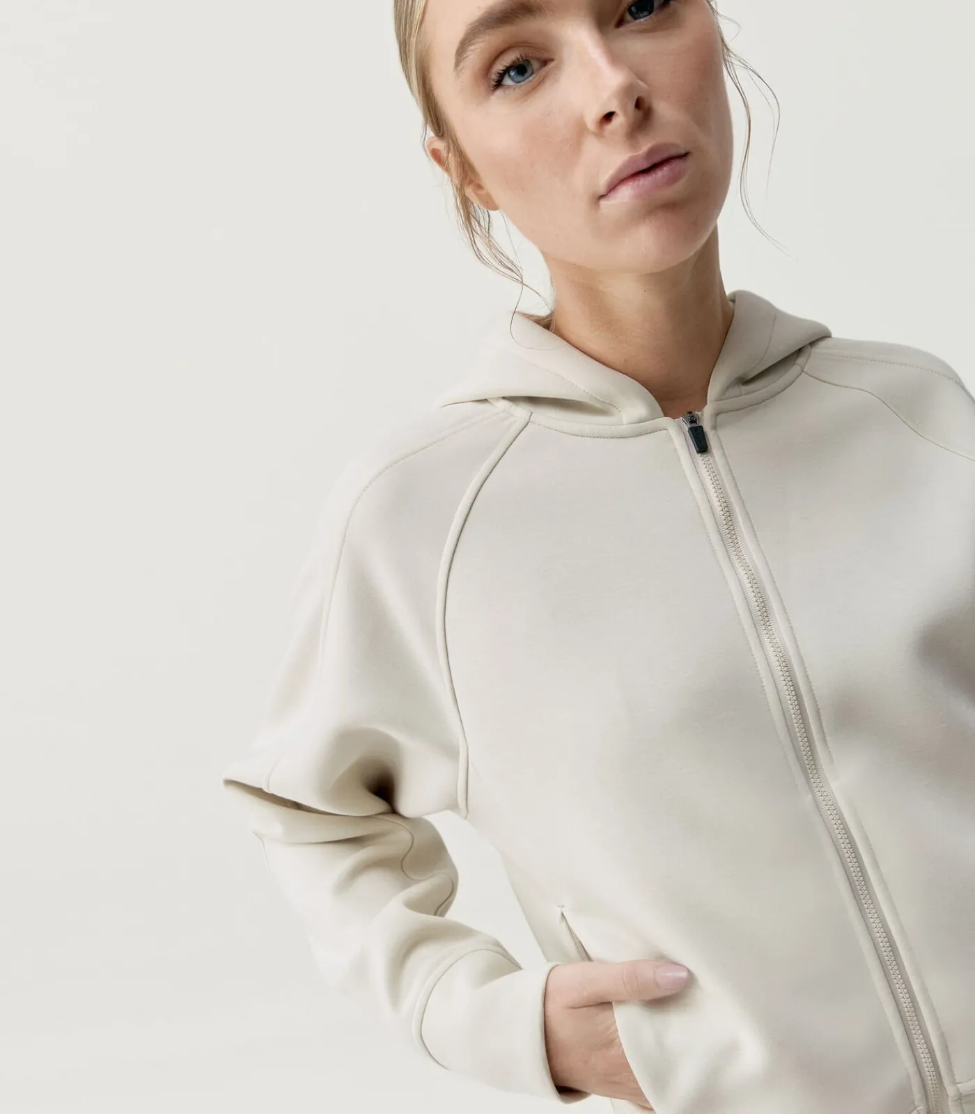 Born Living Yoga Sweatshirt Elsa white