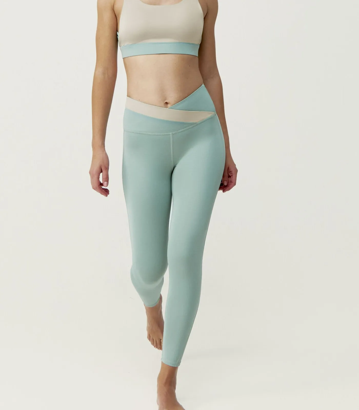 Born Living Yoga Top Duo blueSky New