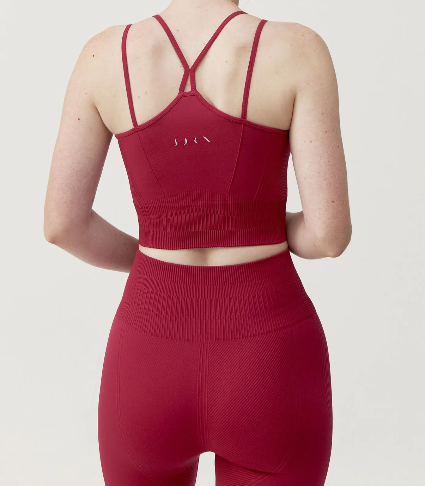 Born Living Yoga Top Kamay red Online
