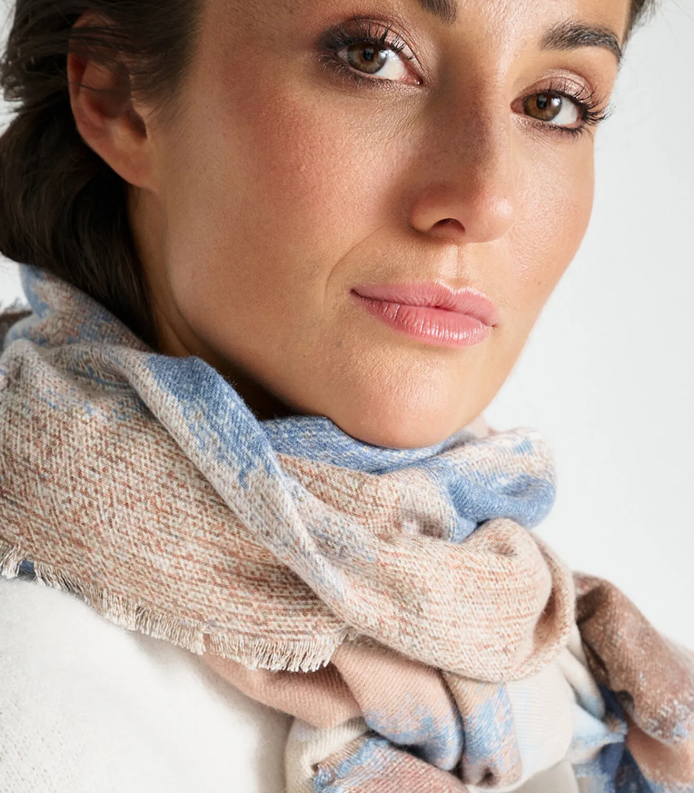 Marie Méro Zachte sjaal in blauw en cognac blueJeans