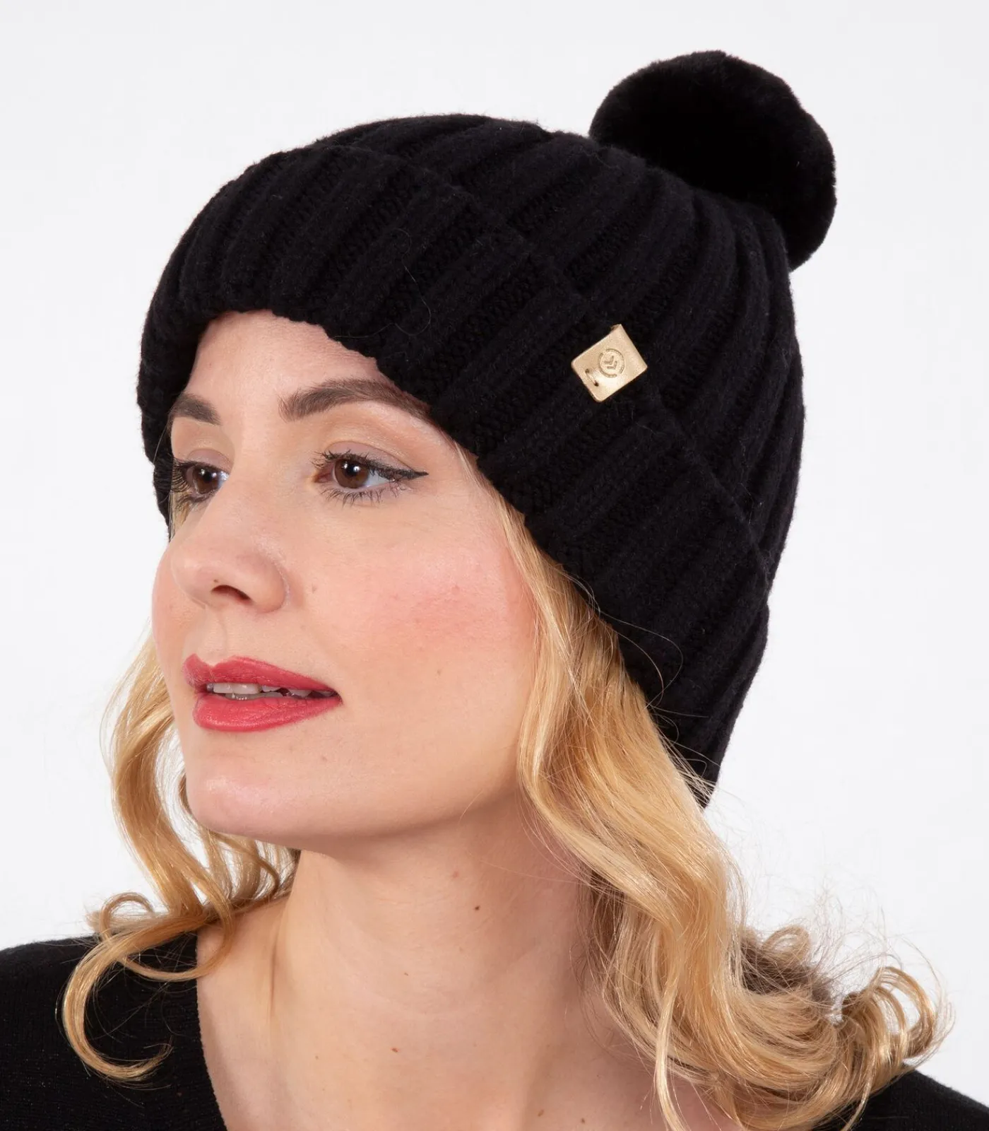 ISOTONER Zwarte gebreide damesmuts black New